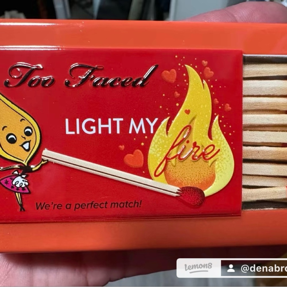 Too Faced Light My Fire Matchstick Set - Orange
